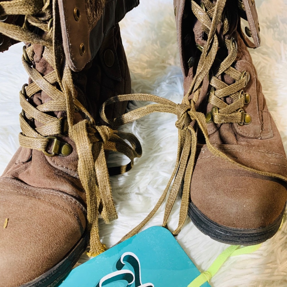 Boots - Picture 3 of 3